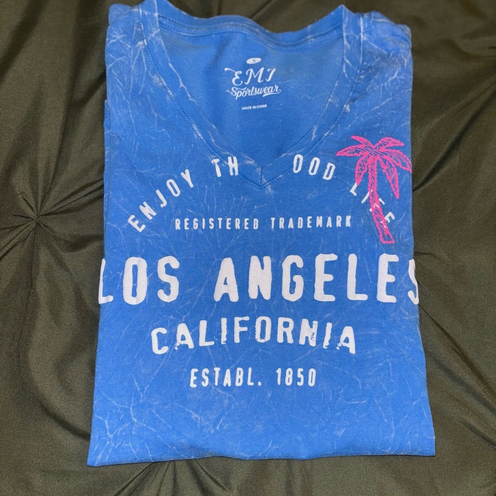 Los Angeles California Distressed Graphic Tee